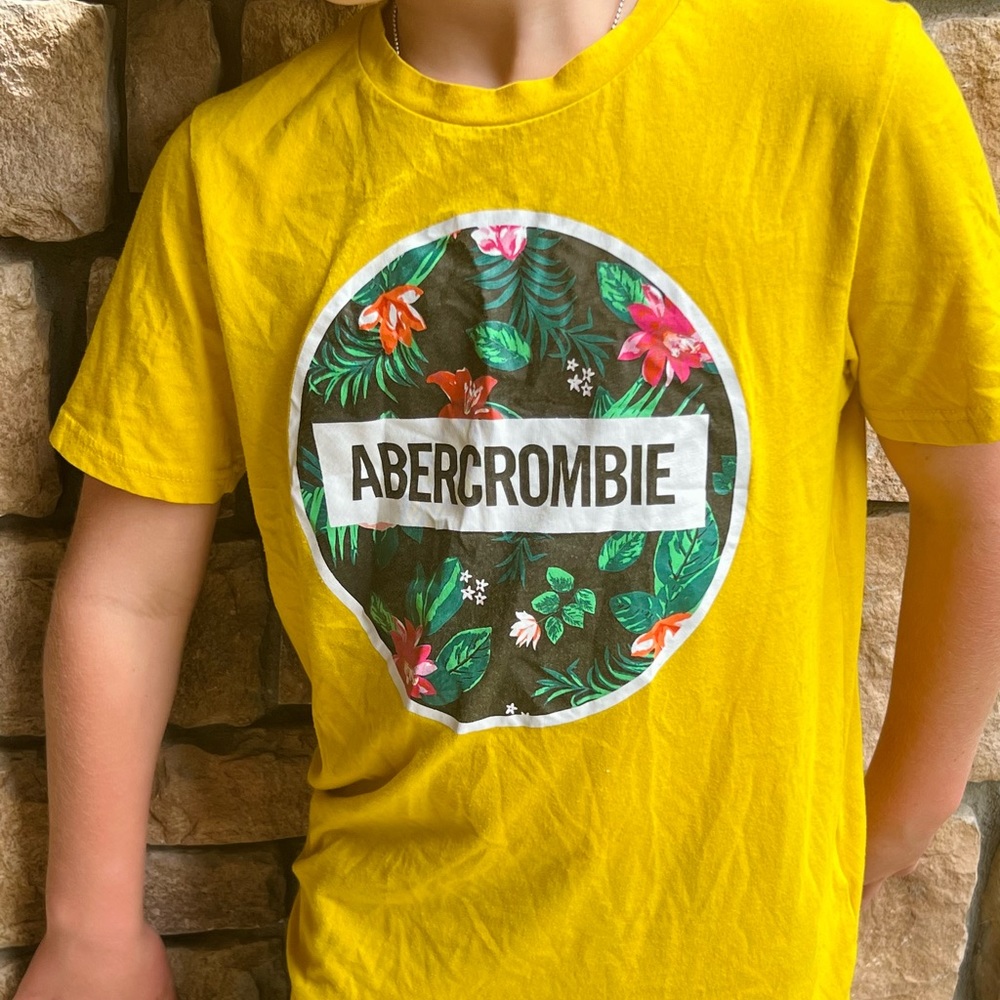 Boys Abercrombie kids yellow shirt size 11/12